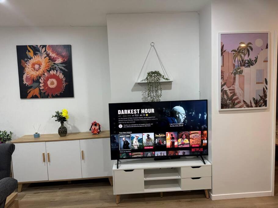 Stunning 3 Bd - 2 Bth City Apt - Pool & Carpark 奥克兰 外观 照片