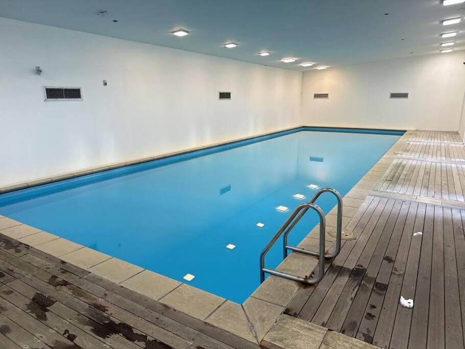 Stunning 3 Bd - 2 Bth City Apt - Pool & Carpark 奥克兰 外观 照片