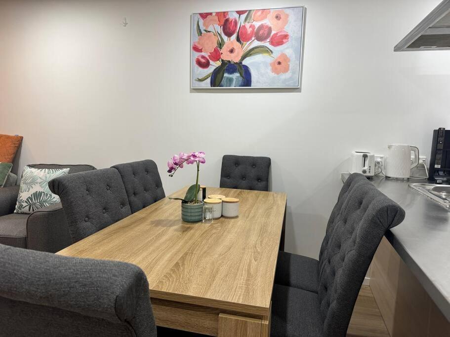 Stunning 3 Bd - 2 Bth City Apt - Pool & Carpark 奥克兰 外观 照片
